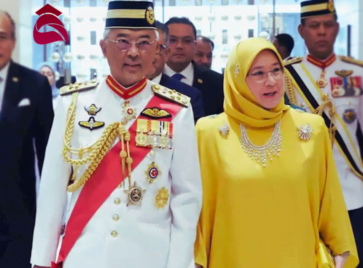 ملك ماليزيا الملك عبدالله أحمد شاه سلطان وبصحبته زوحته الملكة عزيزة من أبرز وأهم المدعوين في حفل زفاف الأمير الحسين عبدالله الثاني.