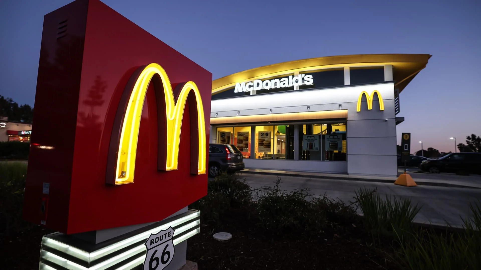 McDonald's Shares Plummet as CDC Links E. Coli Outbreak to Quarter