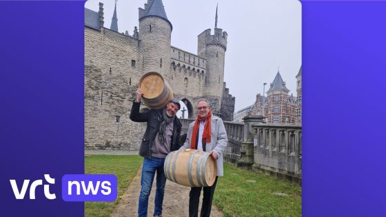 Antwerpse wijnproducent laat rode wijn rijpen in kelder van Het Steen: 900 flessen tegen 2026 - VRT.be