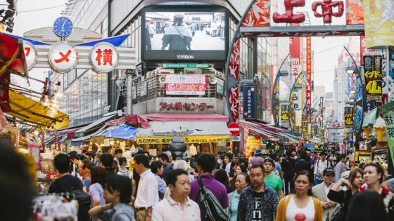 Aussie and Japan stocks rise, Korean stocks open lower