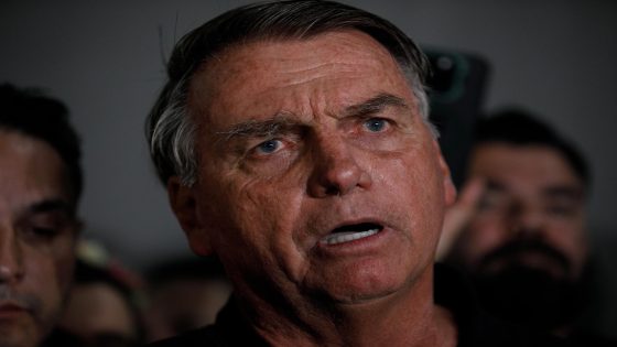 No dia da posse de Trump, Bolsonaro diz que 'pode fugir' do Brasil mesmo sem passaporte - O Globo