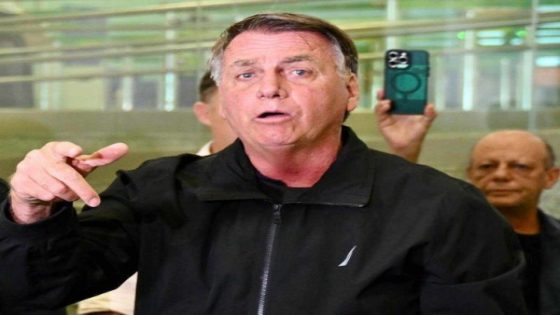 Bolsonaro celebra a recuperação de sua conta no X após hackeamento