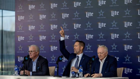 Cowboys hire first three assistants on Schottenheimer's staff