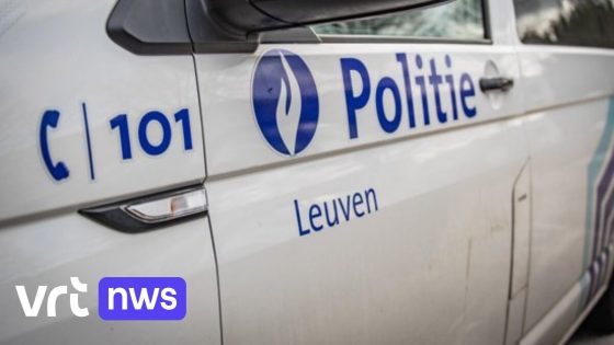 Dronken man geeft agent vuistslag in het gezicht in Leuven 