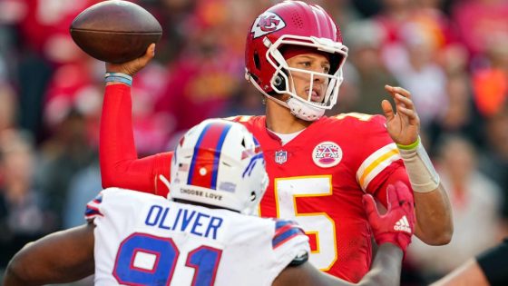 AFC Championship staff predictions: Chiefs vs. Bills final score picks, odds for NFL playoff game