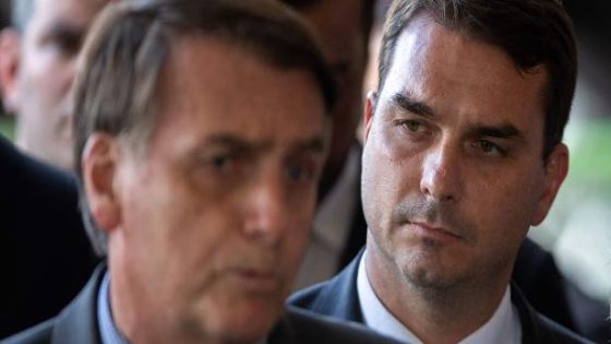 Flávio Bolsonaro e o pai, Jair Bolsonaro, em Brasília