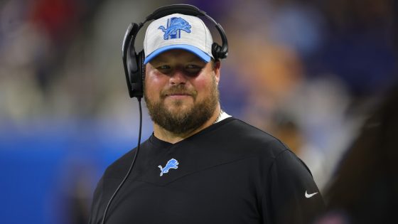 Hank Fraley will stay on the Lions' staff