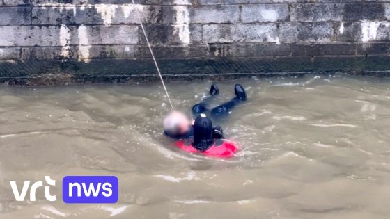 Brandweer redt drenkeling uit kanaal in Brussel: "Man was opgelucht dat wij er waren" - VRT.be