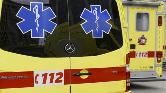 Brandweer bevrijdt pasgeboren baby uit automatisch vergrendelde auto