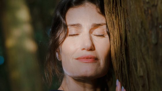 Idina Menzel Played Elphaba and Elsa. Now She’s Back on Broadway.