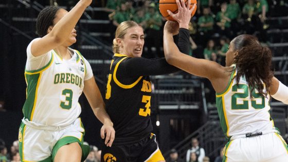 Iowa women's basketball blows late lead, falls in Oregon thriller