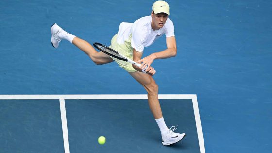 Jannik Sinner overcomes physical discomfort to reach the Australian Open quarter-finals.