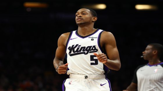 Sources: Kings open to dealing All-Star De'Aaron Fox ahead of trade deadline