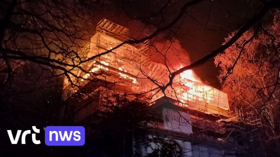 Uitslaande brand Kasteel Tivoli in Mechelen onder controle: "Moeilijk om te blussen omdat kasteel in renovatie is"