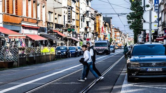 Meer parking en minder eenrichtingsverkeer: Anderlecht herziet inrichting Wayezstraat