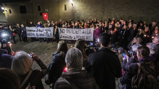 Més d'un centenar de persones demanen que les clarisses es quedin a Pedralbes