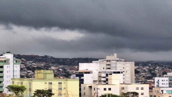 Alerta vermelho em MG: 96 cidades podem ter grandes alagamentos; confira