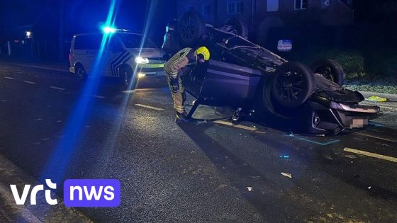 Auto botst tegen reinigingsmachine en politievoertuig in Erpe-Mere: bestuurder en agent gewond