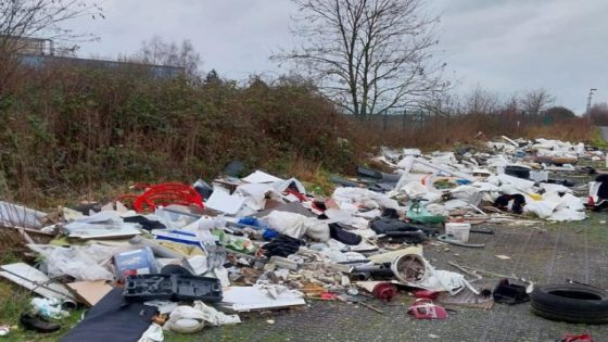 Opnieuw sluikstort in Anderlecht, nog geen kilometer van vorige afvalberg (Anderlecht)