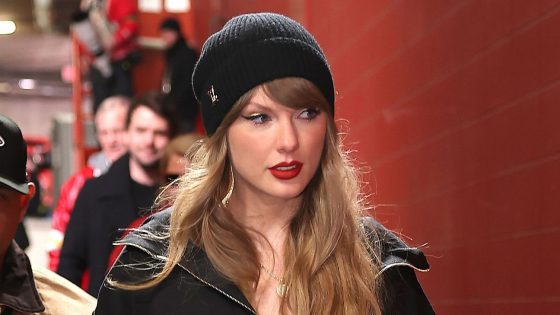 Taylor Swift arrives to support Travis Kelce at AFC title game