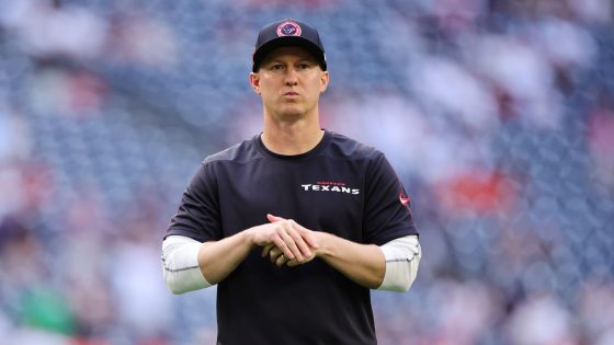 Texans fire offensive coordinator Bobby Slowik