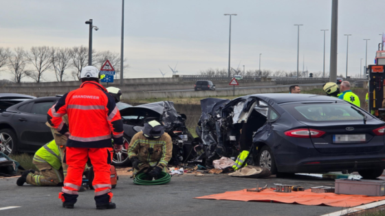 Eén dodelijk slachtoffer bij zwaar verkeersongeval in Brugge, nog twee anderen gewond naar ziekenhuis (Brugge)