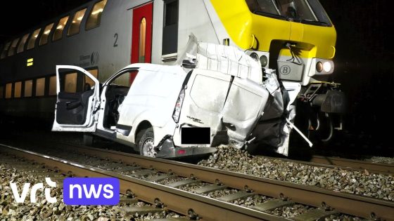 Opnieuw treinverkeer tussen Sint-Niklaas en Antwerpen-Berchem na aanrijding met bestelwagen