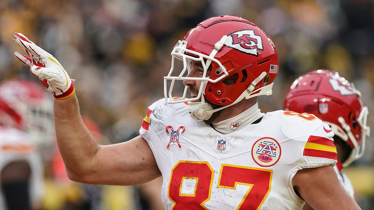 Travis Kelce Dominates Fan Voting for 2025 Pro Bowl with Unstoppable