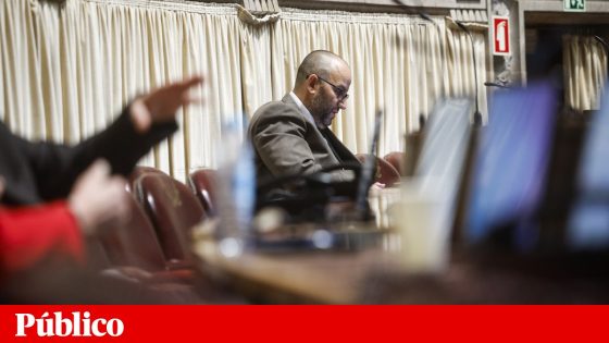 As malas rosa com que Arruda andou entre o aeroporto e o Parlamento. E as outras | Miguel Arruda