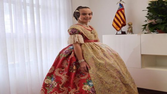 València celebra l'exaltació de les falleres majors, Lucía García i Berta Peiró