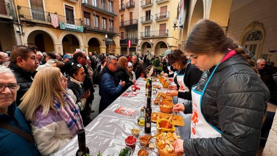 Valls s’omple amb el concurs de cultivadors de calçots i el de salsa