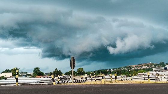 Semana começa com chuva irregular e temporais bastante localizados