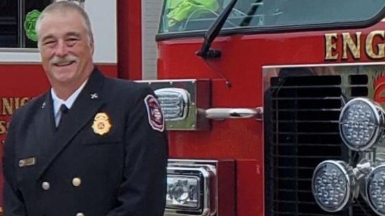 Heroic Georgia fire chief gunned down aiding crash victim on Alabama highway.