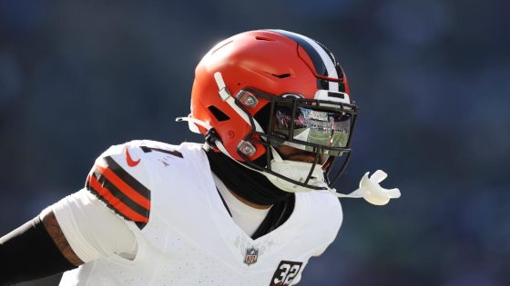 Browns cut a once exciting free agent signing after just two seasons