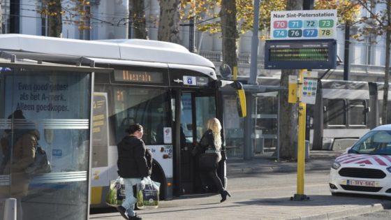 Buschauffeur ontslagen en voor rechter gebracht omdat hij reizigster in gezicht zou hebben geslagen: “Eén grote leugen” (Gent)