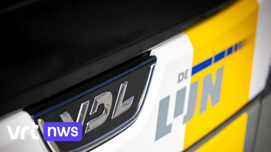 Buschauffeurs lijn 36 op Antwerpse Linkeroever in gesprek met hangjongeren na incident met mobiel toilet