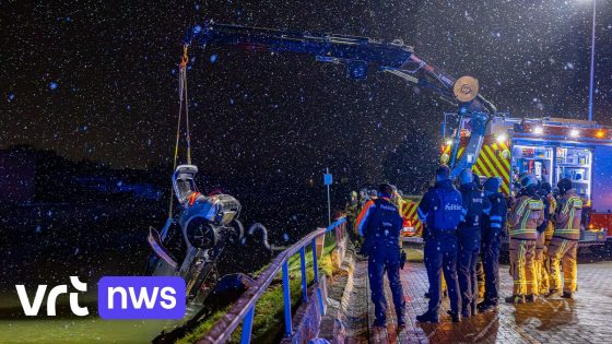 Auto belandt in Dender in Ninove, 2 inzittenden ontsnappen op laatste nippertje via koffer