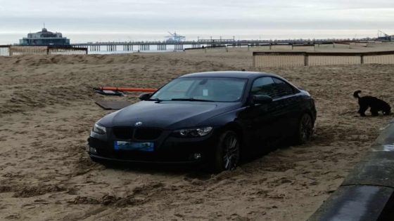 Alweer rijdt wagen zich vast op strand van Blankenberge: “Derde keer in klein jaar tijd” (Blankenberge)