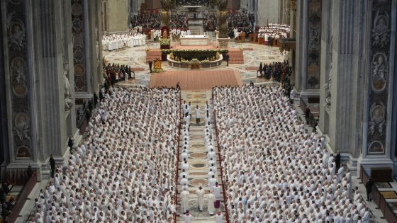 Catholics Pray for Ailing Pope Francis at Sunday Mass