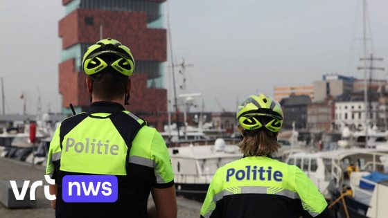 Chauffeur zonder rijbewijs vlucht weg voor politie in Antwerpen: ook onder invloed van drugs