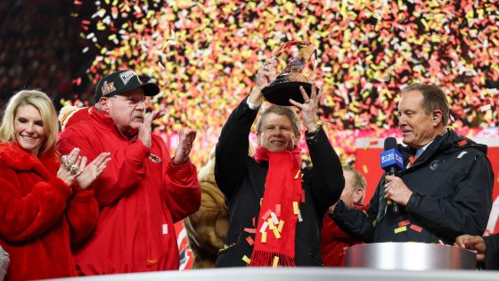 Clark Hunt laughs at "excuses" about the refs that other teams make for Chiefs' success