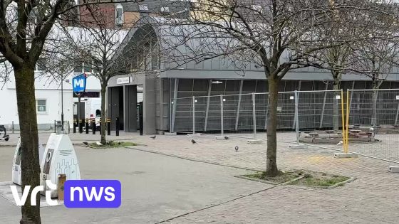 Clemenceauplein in Anderlecht afgesloten met dranghekken om drugsdealers te weren - VRT.be