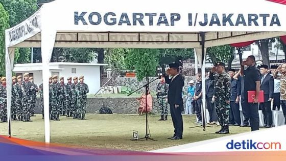 Mantan Menteri ESDM Darwin Zahedy Dimakamkan di TMPNU Kalibata