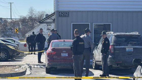 1 man, 2 women killed in daytime shooting outside Louisville driver's license branch | Crime Reports