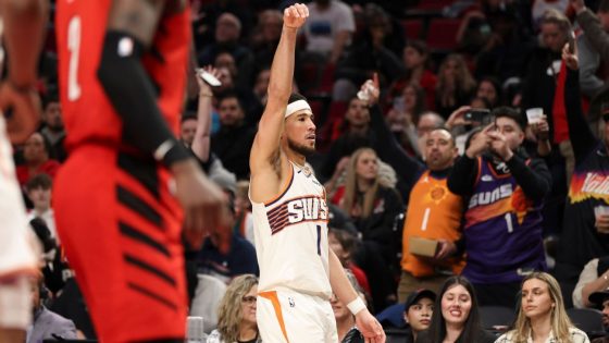 Devin Booker becomes Phoenix Suns' all-time leading scorer