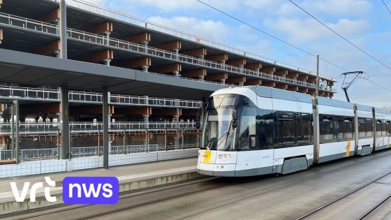 Dubbel zoveel passagiers op trams en bussen in Antwerpen dan er tickets gescand worden: "Extra controles"