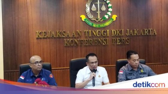 Eks Jaksa Kejari Jakbar Jadi Tersangka Usai Tilap Uang Barbuk Rp 11,5 M