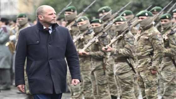 Francken heeft een plan om NAVO-norm van 2 procent te halen, maar moet wellicht veel verder gaan dan eerst gedacht - Het Nieuwsblad