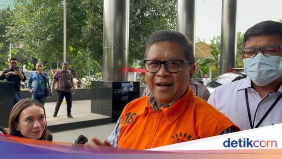 Hasto Muncul Pertama Kali Usai Ditahan KPK, Cerita Kondisi di Rutan