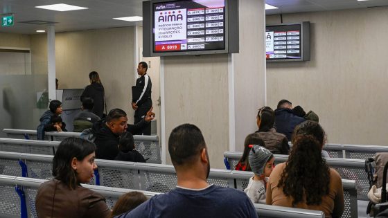 Imigrantes em Portugal: menos de 40% dos portugueses é a favor, revela sondagem